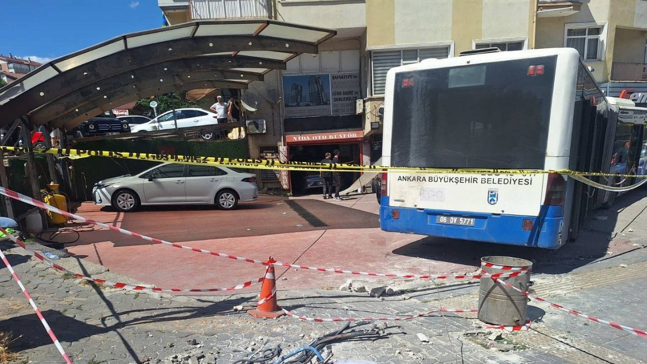 Ankara'da belediye otobüsü oto aksesuar dükkanına daldı: 7 yaralı