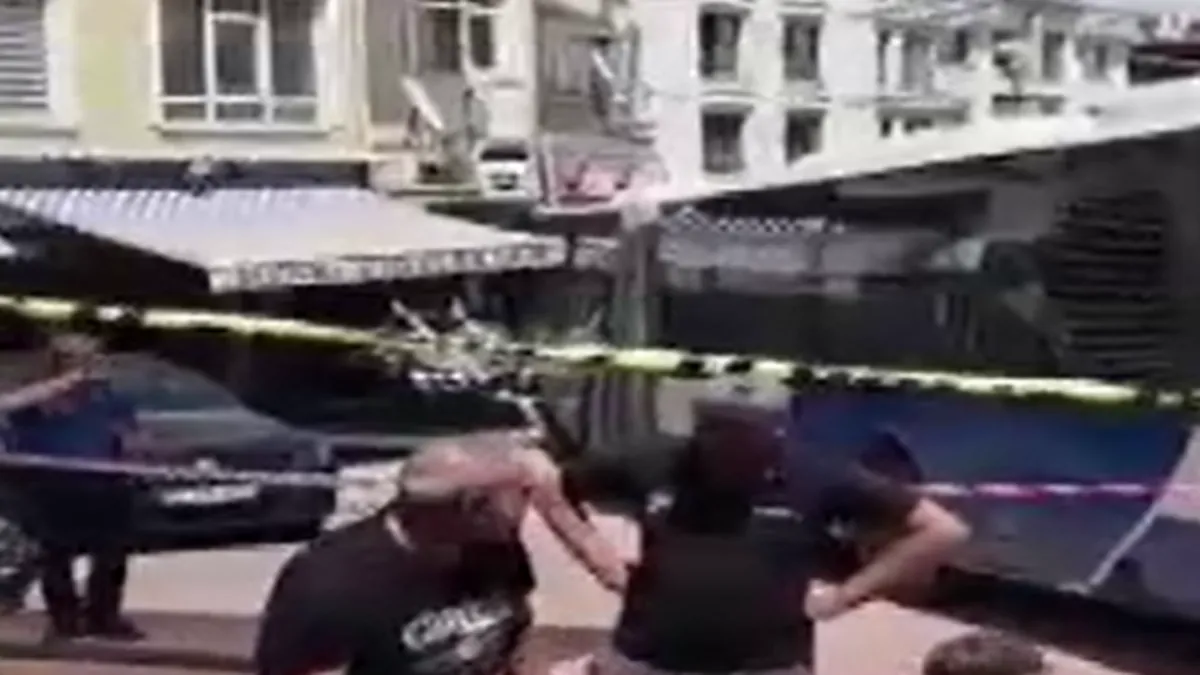 Ankara'da midibüs iş yerine daldı: 3 ölü, 10 yaralı