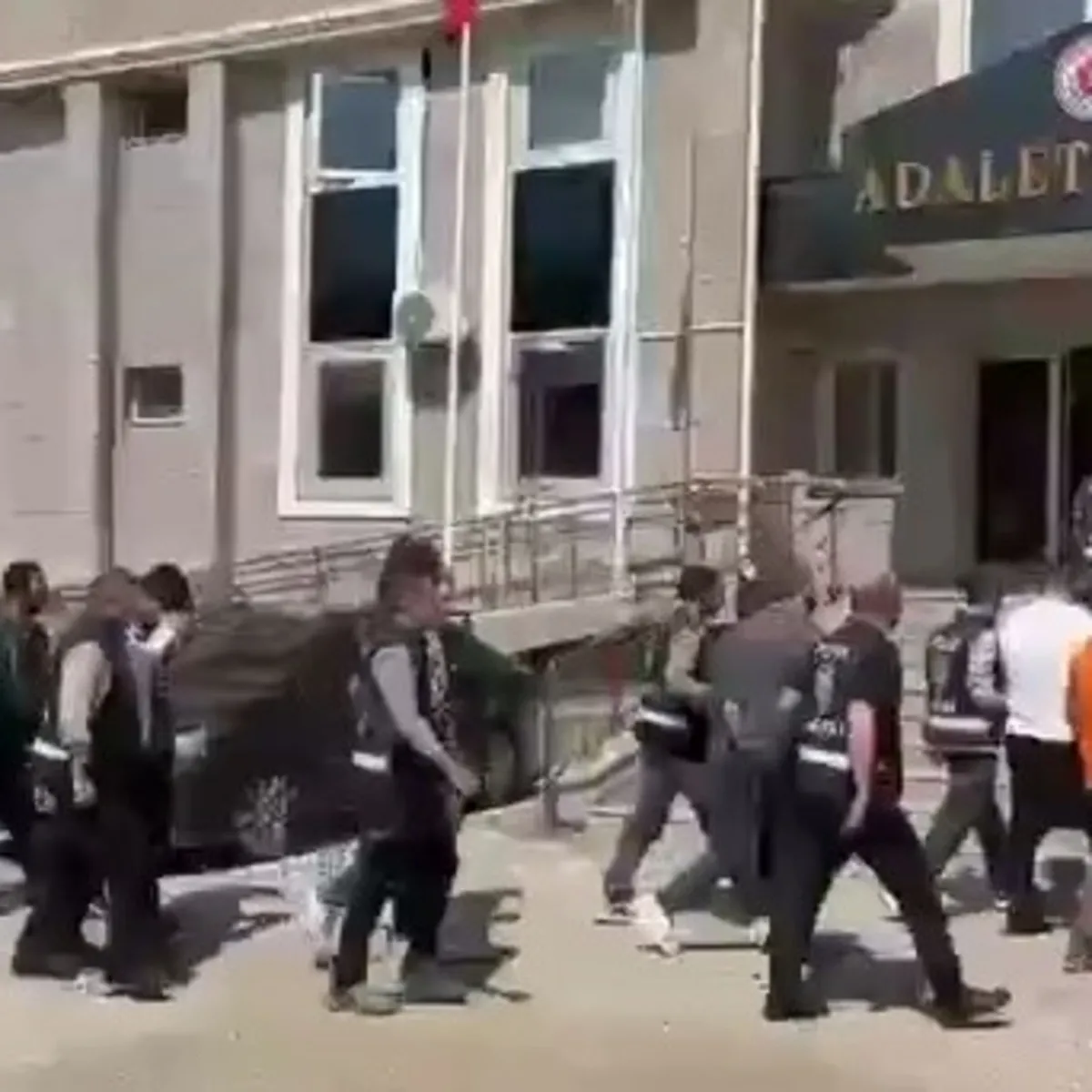 Ankara merkezli dev operasyon! 203 milyarlık bahis ağı çökertildi
