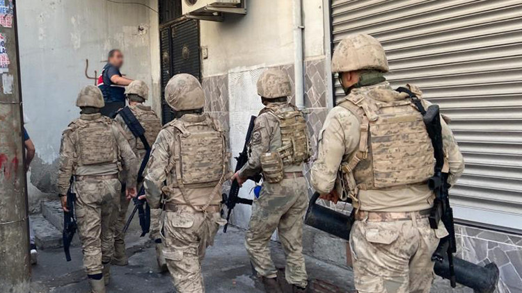 Ankara'da eş zamanlı narkotik ve fuhuş operasyonu: 8 gözaltı