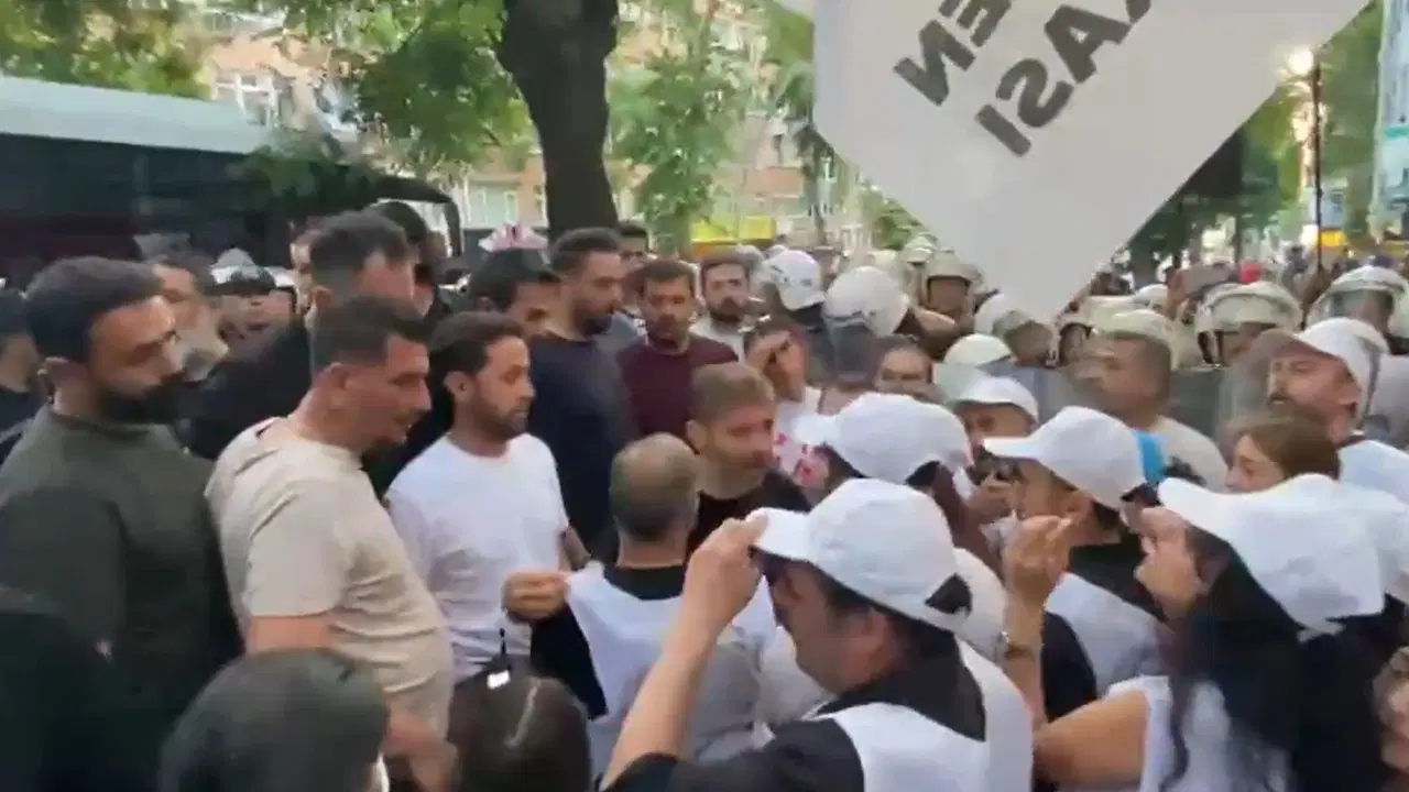 Ankara'da öğretmen yürüyüşüne polis engeli: 1 gözaltı, 1 fenalaşma
