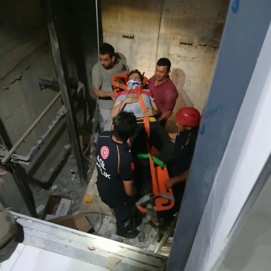 Ankara Polatlı'da Feci Kaza: 16 Yaşındaki Genç Asansör Boşluğuna Düştü