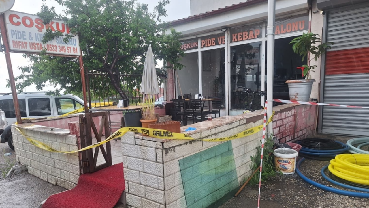 Ankara'da seyyar satıcı, esnaf çifter silahla yaralayıp intihar etti