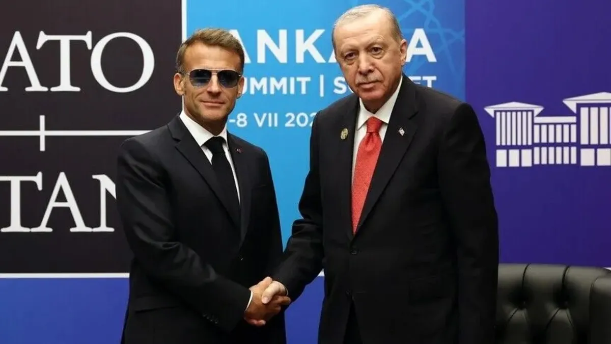 Ankara'da sıcak diplomasi: Erdoğan'dan Macron'a dostluk selamı