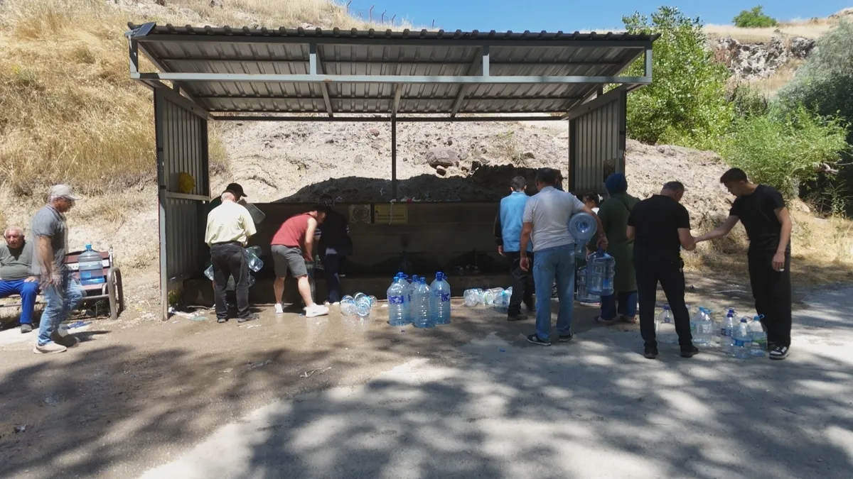 Ankara'da Su Kesintisi Vatandaşları Çeşmelere Yöneltti