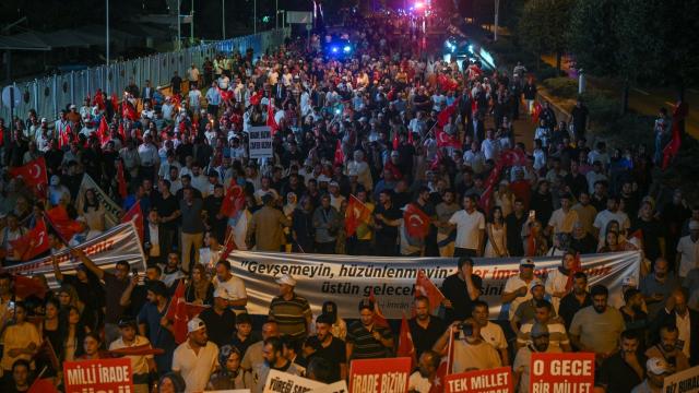 Ankara'da 15 Temmuz Korteji: Vatandaşlar Demokrasi Nöbetinde Buluştu