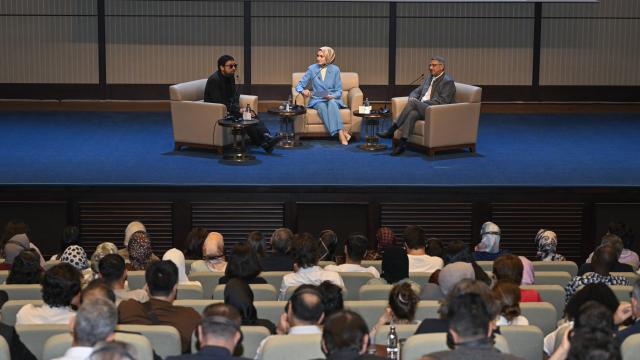 Ankara'da Batı Sonrası Dünya Düzenine Doğru Paneli Düzenlendi