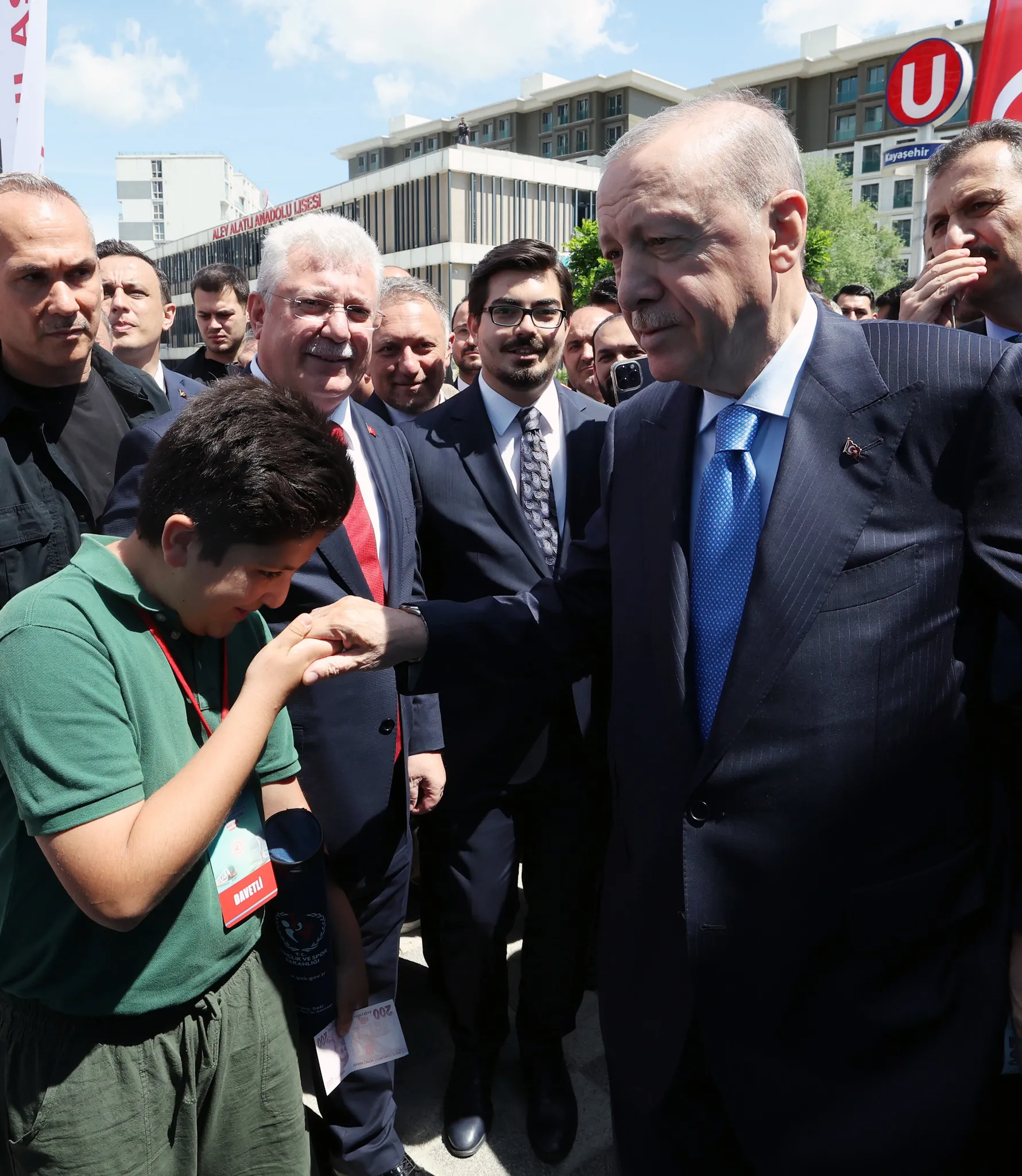 Anketlerden çıkan çarpıcı sonuç: Yine Erdoğan çözer