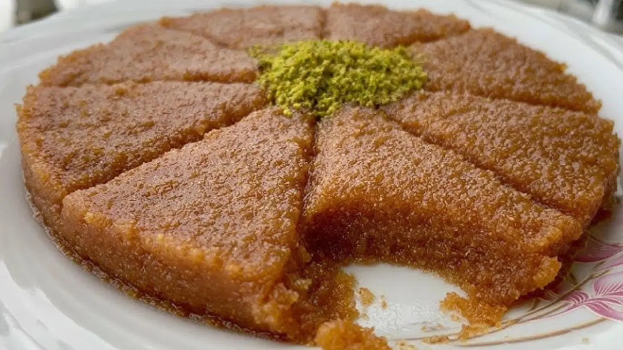 Anne Eli Değmiş Gibi Enfes İrmik Helvası Tarifi
