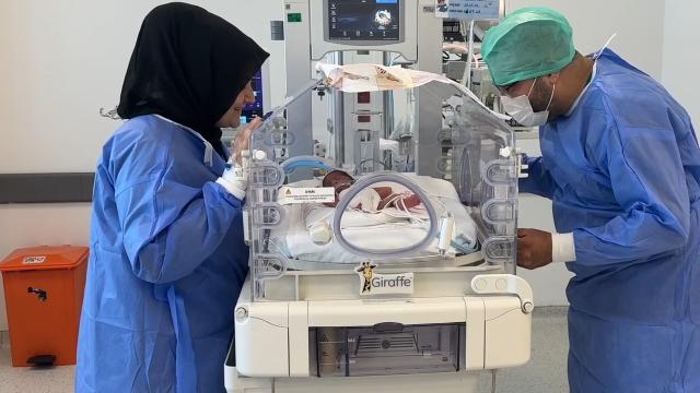 Anne karnında spina bifida tedavisi: Bebek sağlıklı doğdu