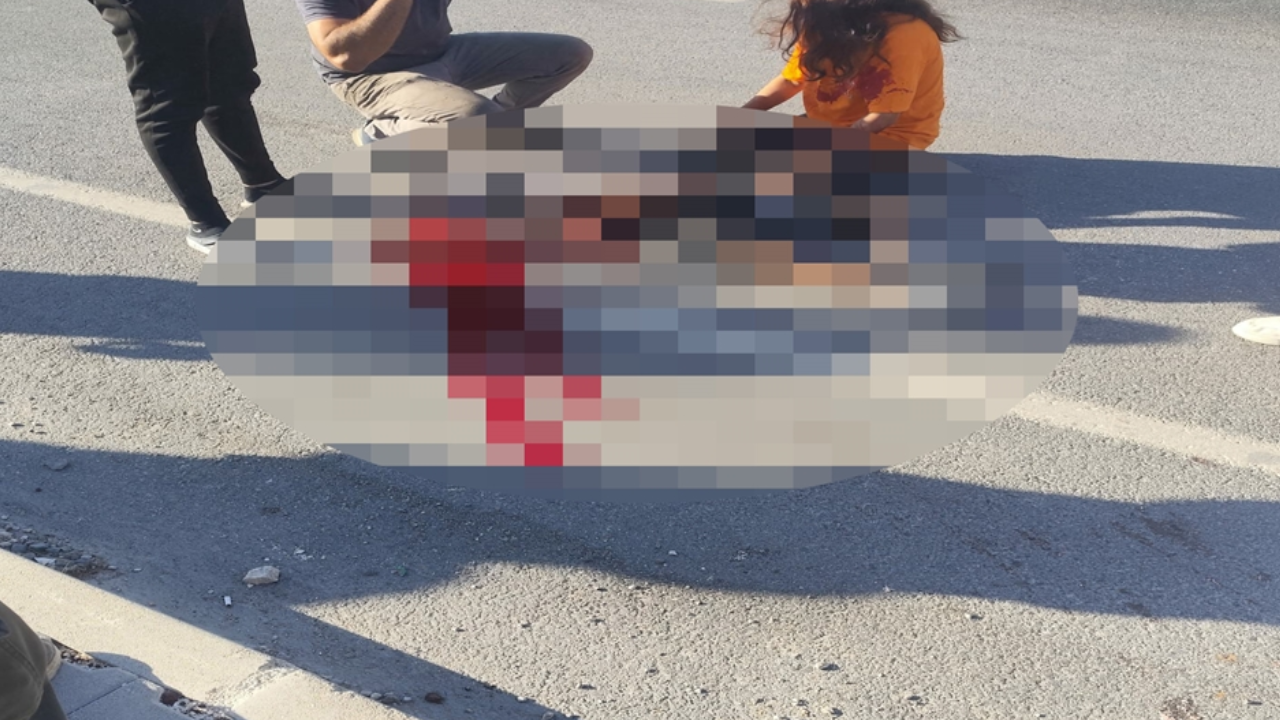 Antakya'da trajedi: Topun peşinden koşan çocuğa kamyonet çarptı