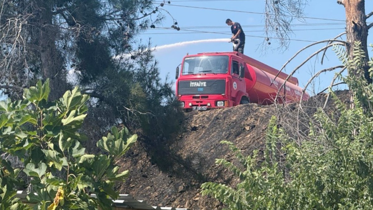 Antalya'da iki ayrı orman yangını: Aksu ve Serik'te alevler kontrol altında
