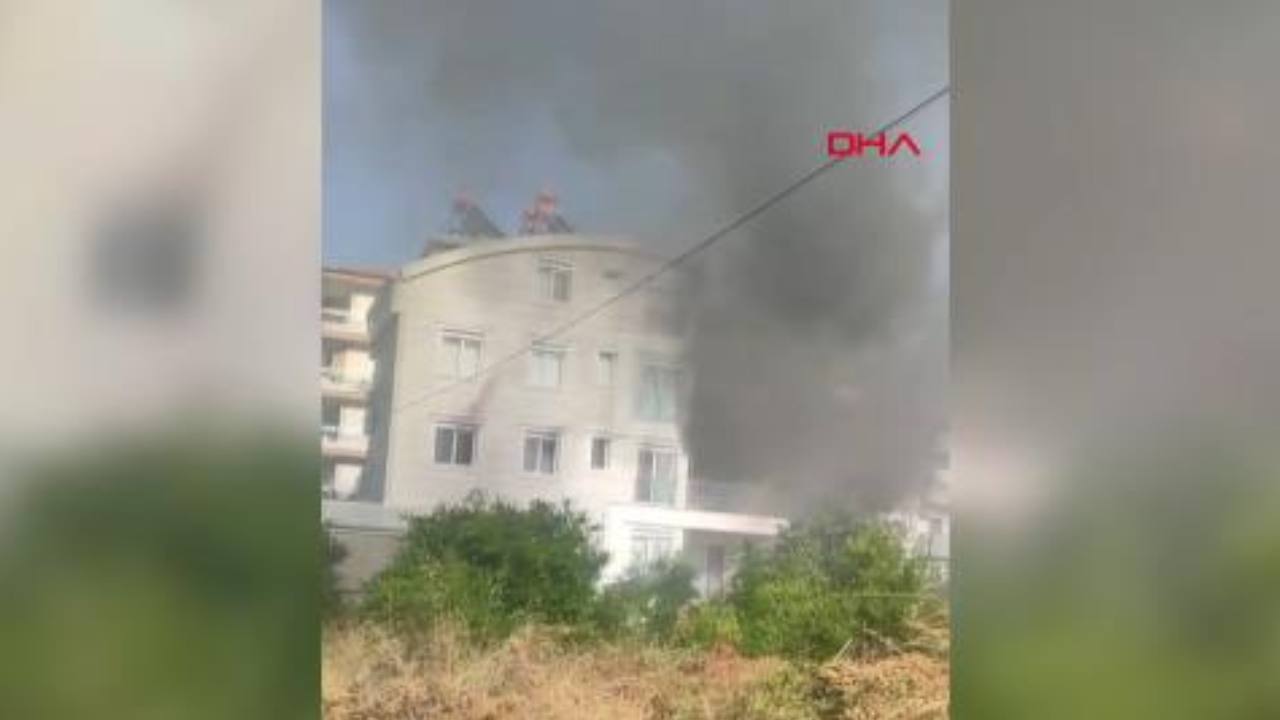 Antalya'da apartman yangını: Mahalleli tahliye edildi, can kaybı yok