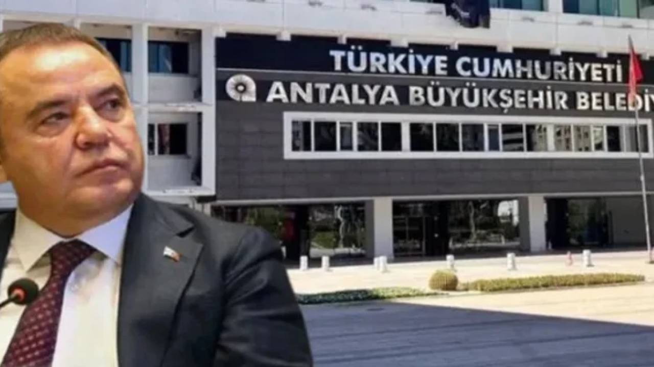 Eski Başkan Böcek'in Kuaförü Gözaltında: Antalya Büyükşehir Belediyesi'ne Operasyon