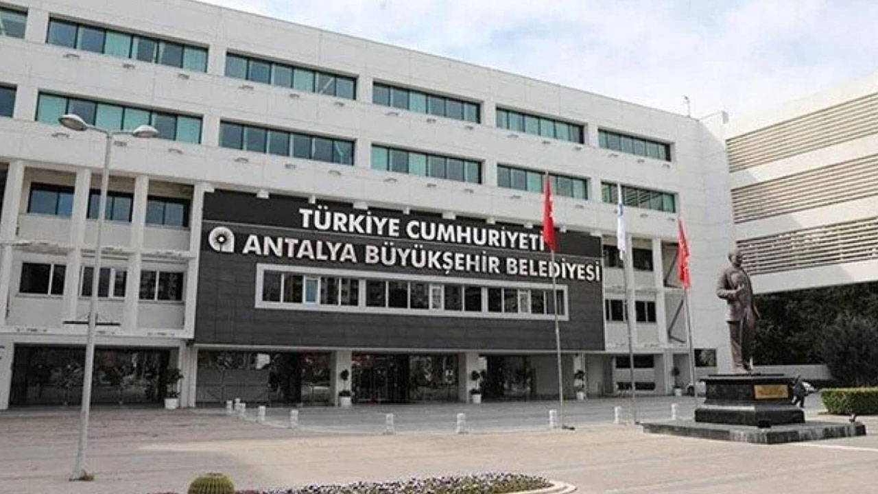 Antalya Büyükşehir Belediyesi'nde rüşvet soruşturmasında iki isim yeniden gözaltında