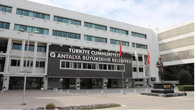 Antalya Büyükşehir Belediyesi'nde Yolsuzluk Soruşturması: Gençlik Merkezi Sorumlusu Tutuklandı