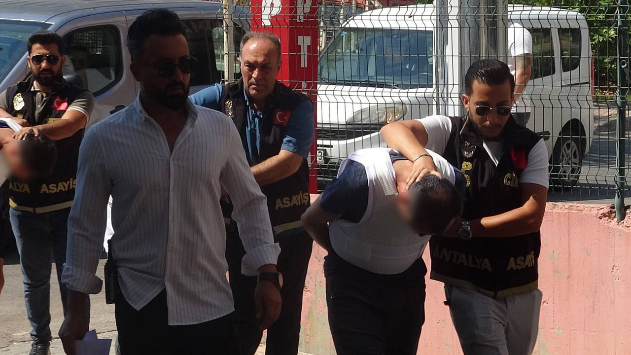 Antalya'da Cinayet: İki Şüpheli Tutuklandı