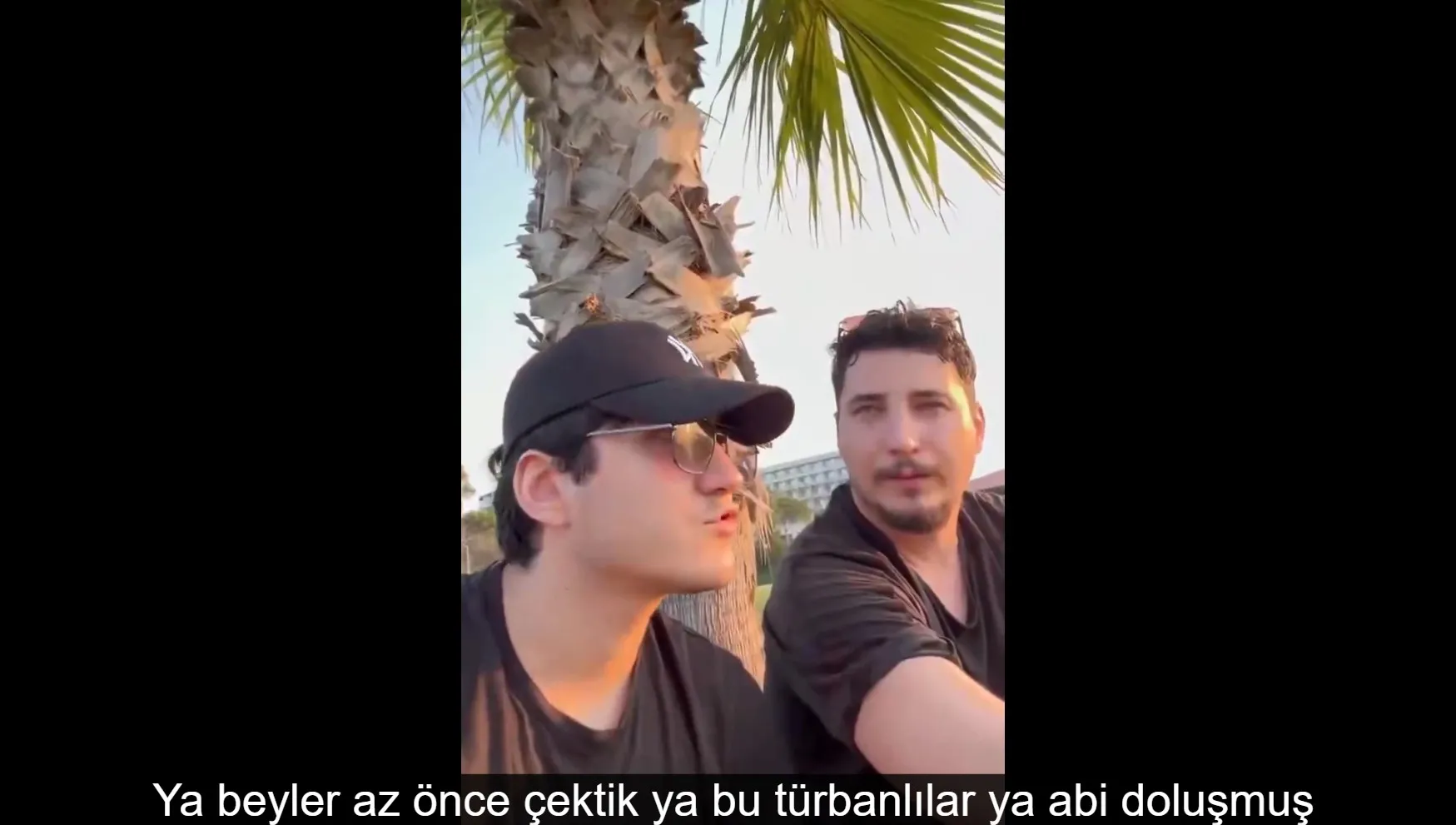 Antalya'da 28 Şubat zihniyeti hortladı! Plajdaki tesettürlü kadınları gizlice çekip hakaret ettiler
