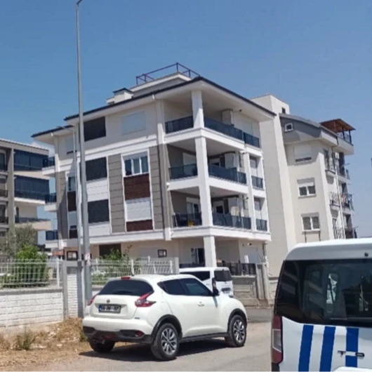 Antalya'da Genç Polis Memuru Evinde Ölü Bulundu