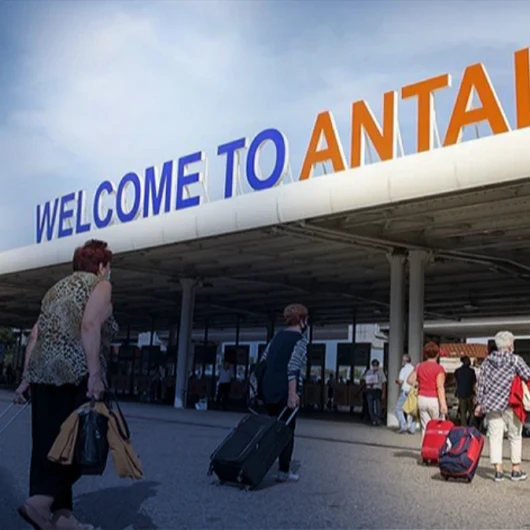 Antalya Havalimanı 9 ayda 30 milyon yolcu ağırladı