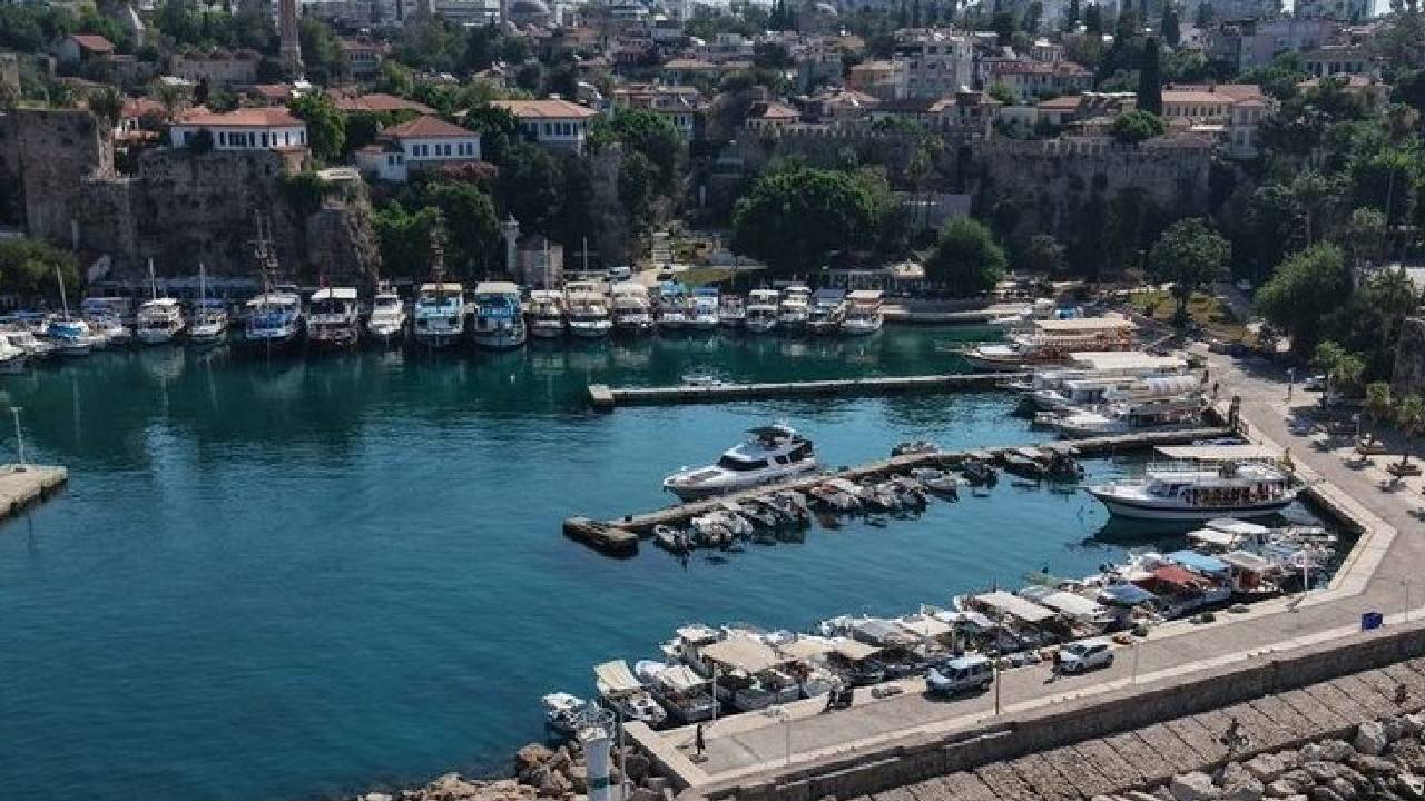 Antalya'nın Kaleiçi Limanı kruvaziyer projesiyle canlanacak