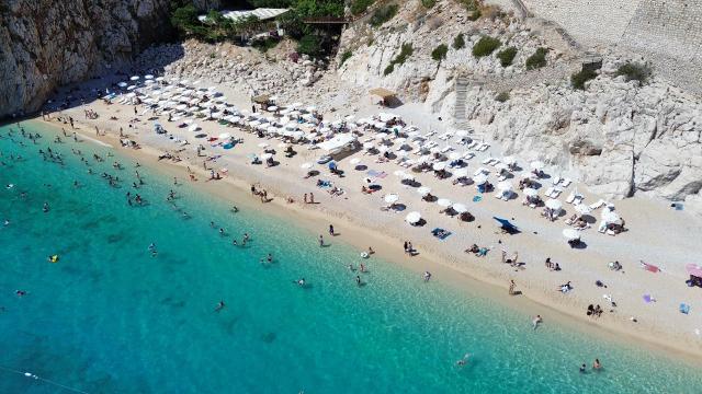 Antalya Kaputaş Plajı'nda sigara yasağı başladı
