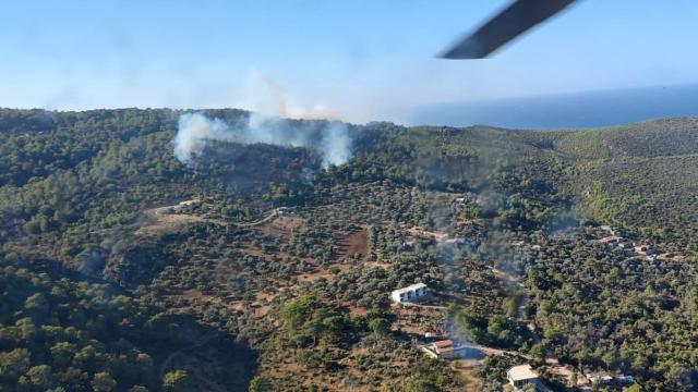 Antalya Kaş'taki Orman Yangınına Havadan ve Karadan Müdahale