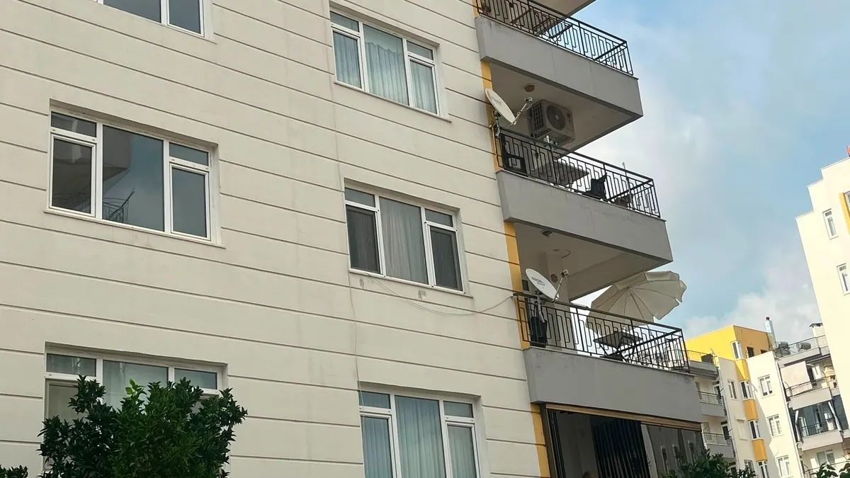 Antalya'da 43 yaşındaki kadın evinde ölü bulundu: Şüpheli ölüm soruşturması başlatıldı