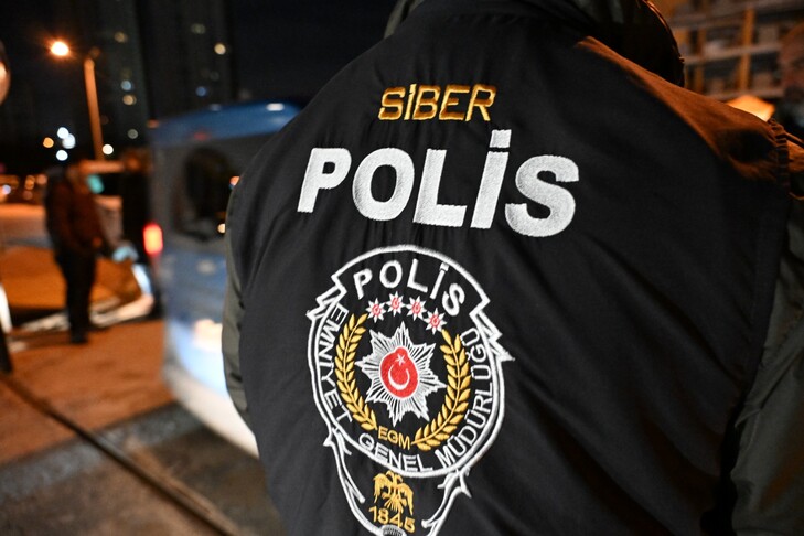 Antalya merkezli 27 ilde yasa dışı bahis operasyonu: 72 gözaltı