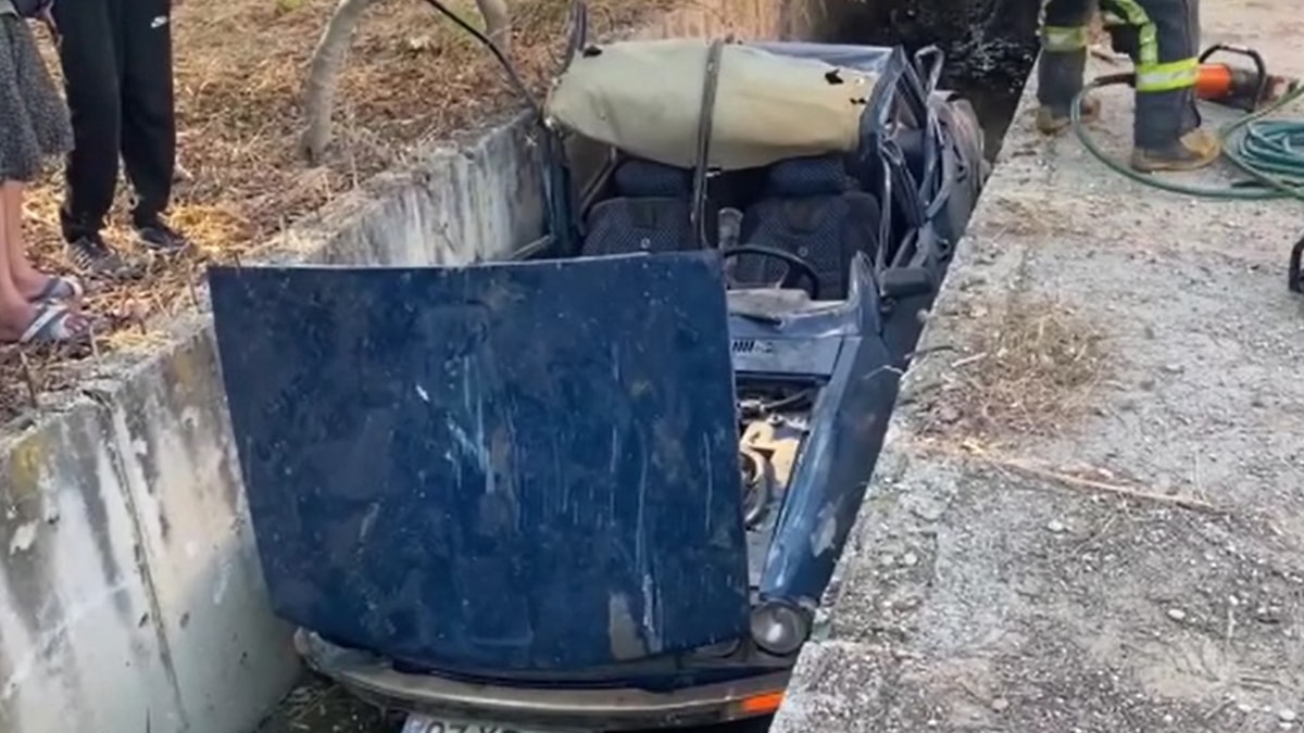 Antalya'da Otomobil Sulama Kanalına Uçtu: Sürücü Ağır Yaralı