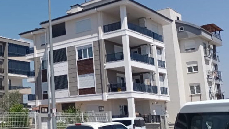 Antalya'da Polis Memuru Evinde Ölü Bulundu