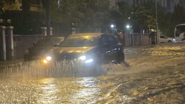 Antalya'da Sağanak Sonrası Hasar Tespiti Başladı