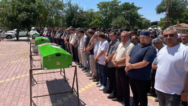 Antalya’da Uçuruma Yuvarlanan Ailenin Cenazesi Konya’da Toprağa Verildi