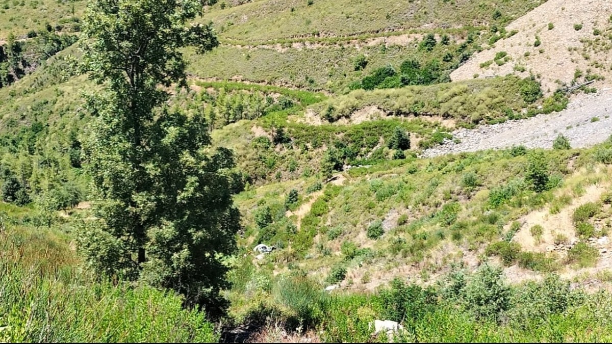 Antalya'da Uçuruma Yuvarlanan Otomobilde 5 Kişi Hayatını Kaybetti