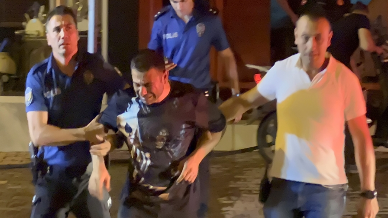 Antalya'da iş yeri yangını: Gözyaşları içinde kalan esnaf