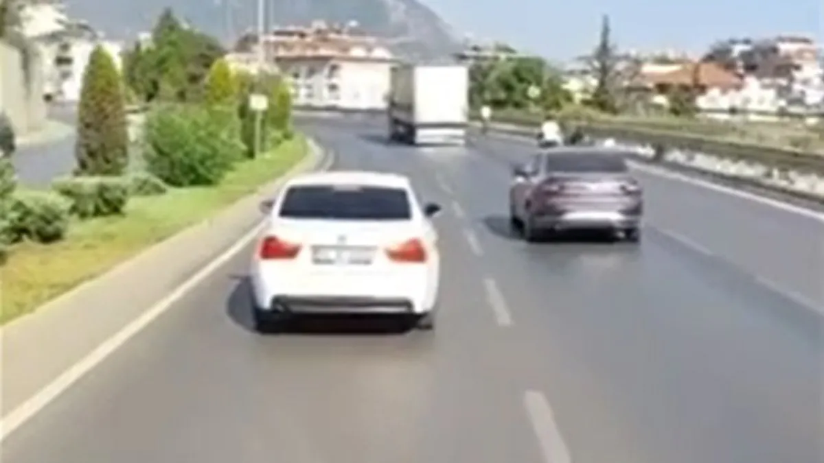 Antalya'da itfaiyeye yol vermeyen sürücüye 46 bin TL ceza