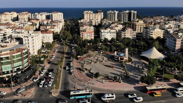 Antalya'da lüks sitede 20 bin lira aidat krizi yargıya taşındı