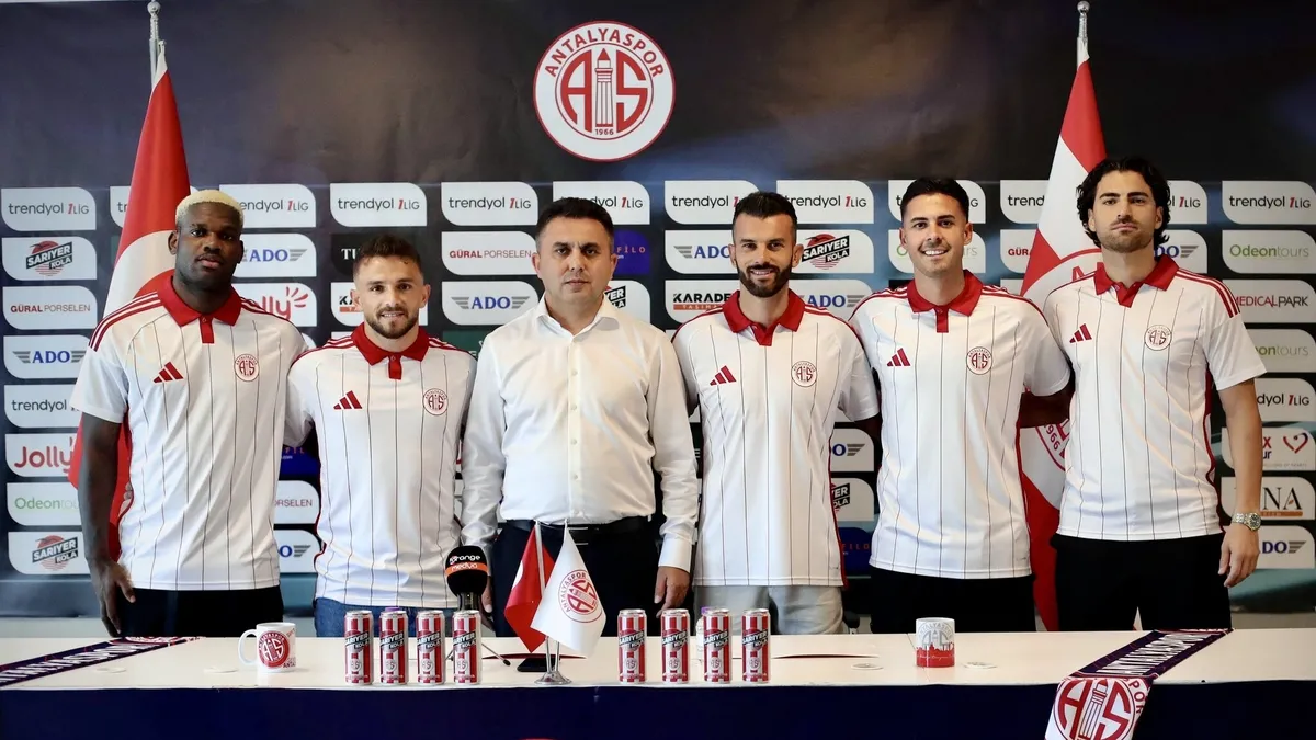 Antalyaspor'da 5 Yeni Transfer Aynı Anda