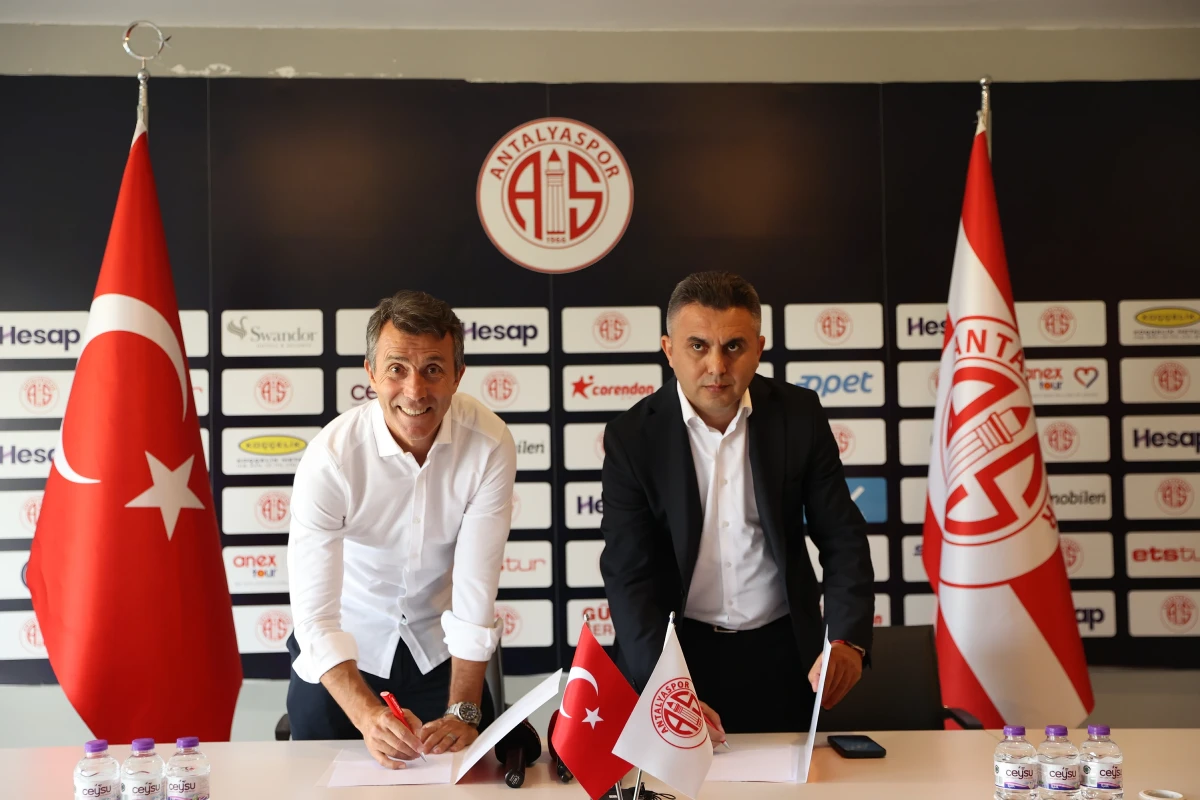 Antalyaspor'da Bülent Korkmaz dönemi resmen başladı