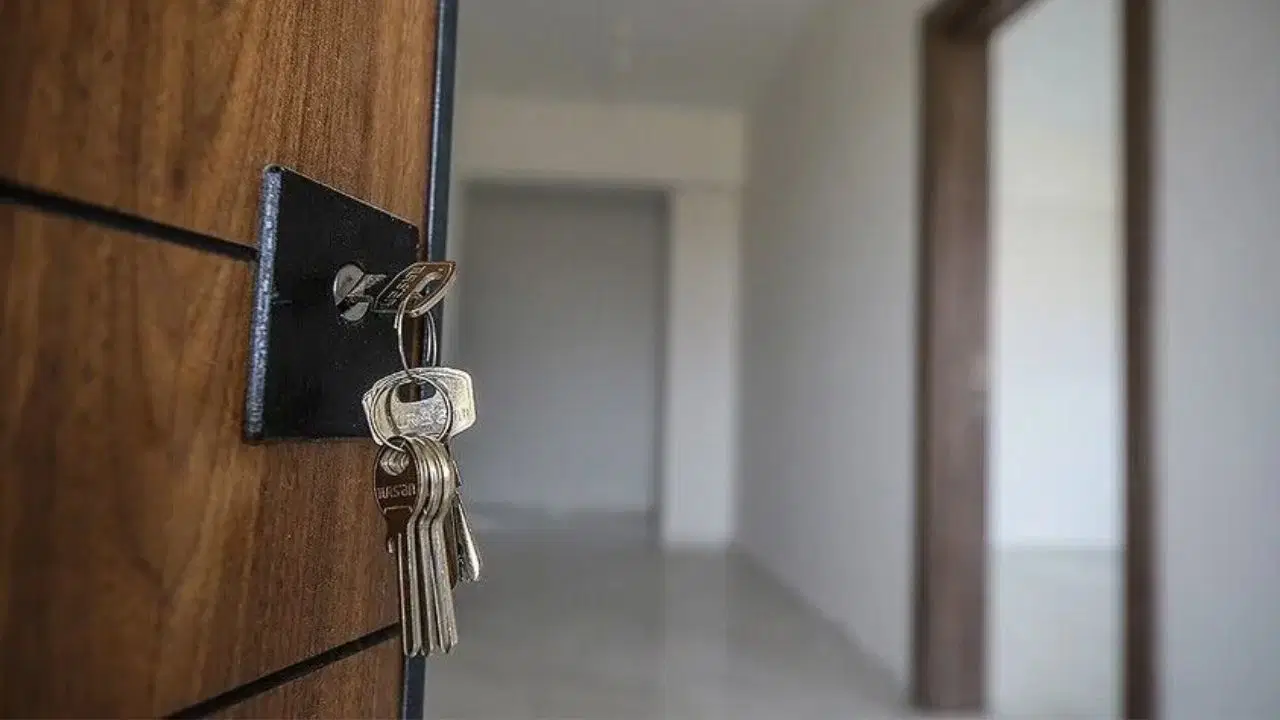 Apartman Aidatını Kiracı mı, Ev Sahibi mi Öder? Hangi Gider Kimindir