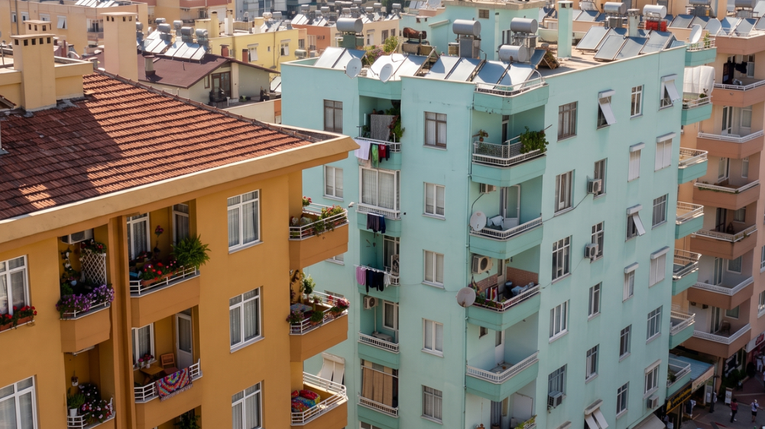 Apartmanda tadilat kuralları değişti: Çivi çakmak için komşu izni şart