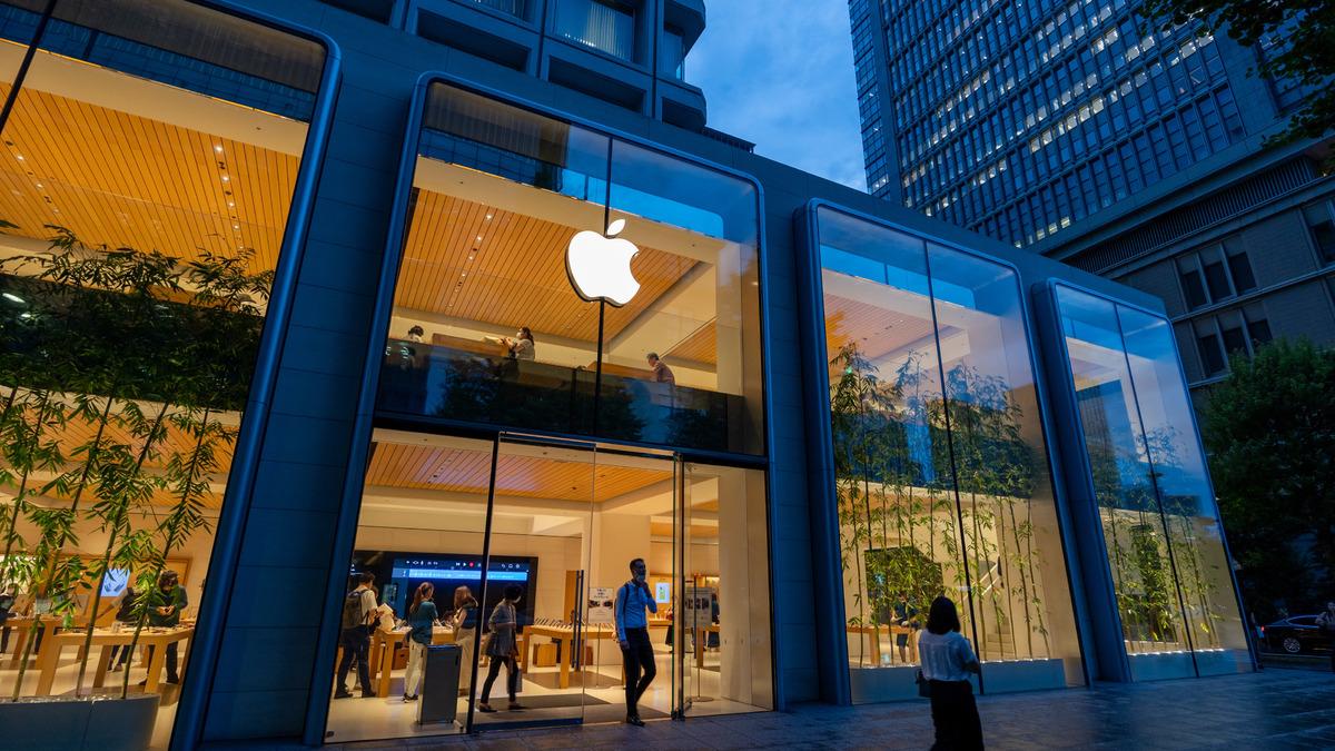 Apple, yaptırım listesindeki Çinli çip üreticisinden alım için Trump yönetimine başvurdu