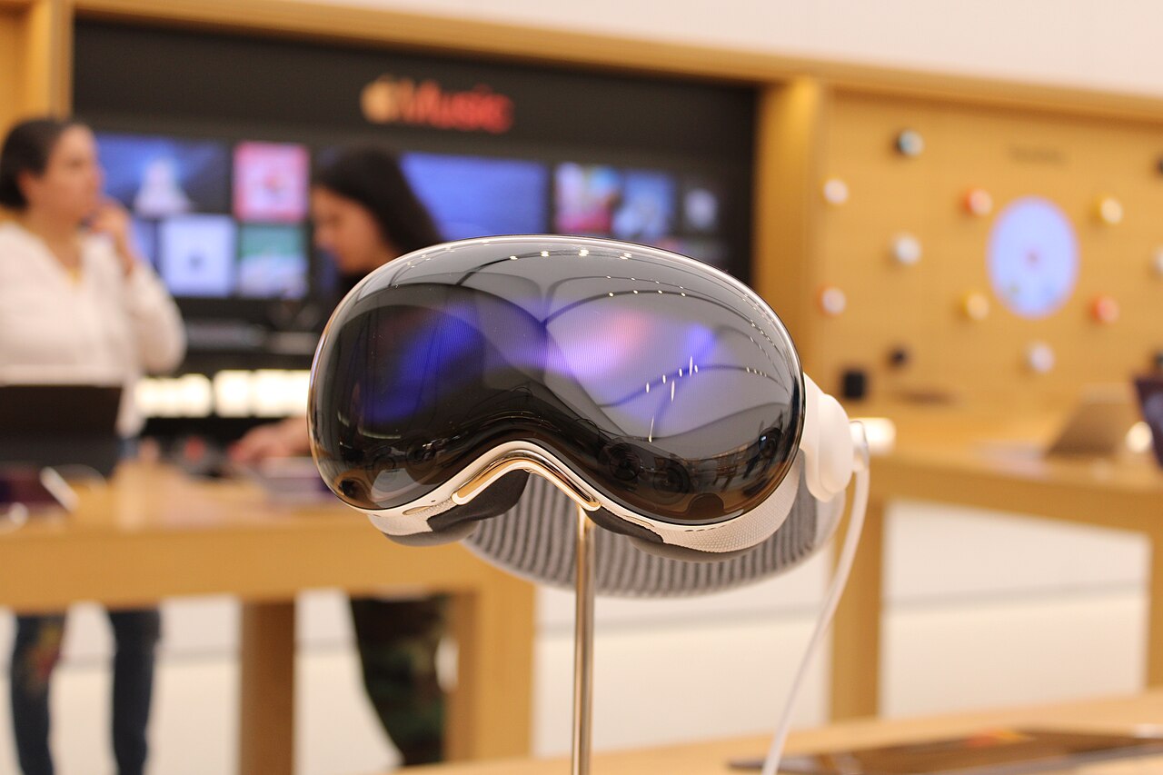 Apple, Vision Pro ve Siri Ekiplerinde 200 Kişiyi İşten Çıkardı