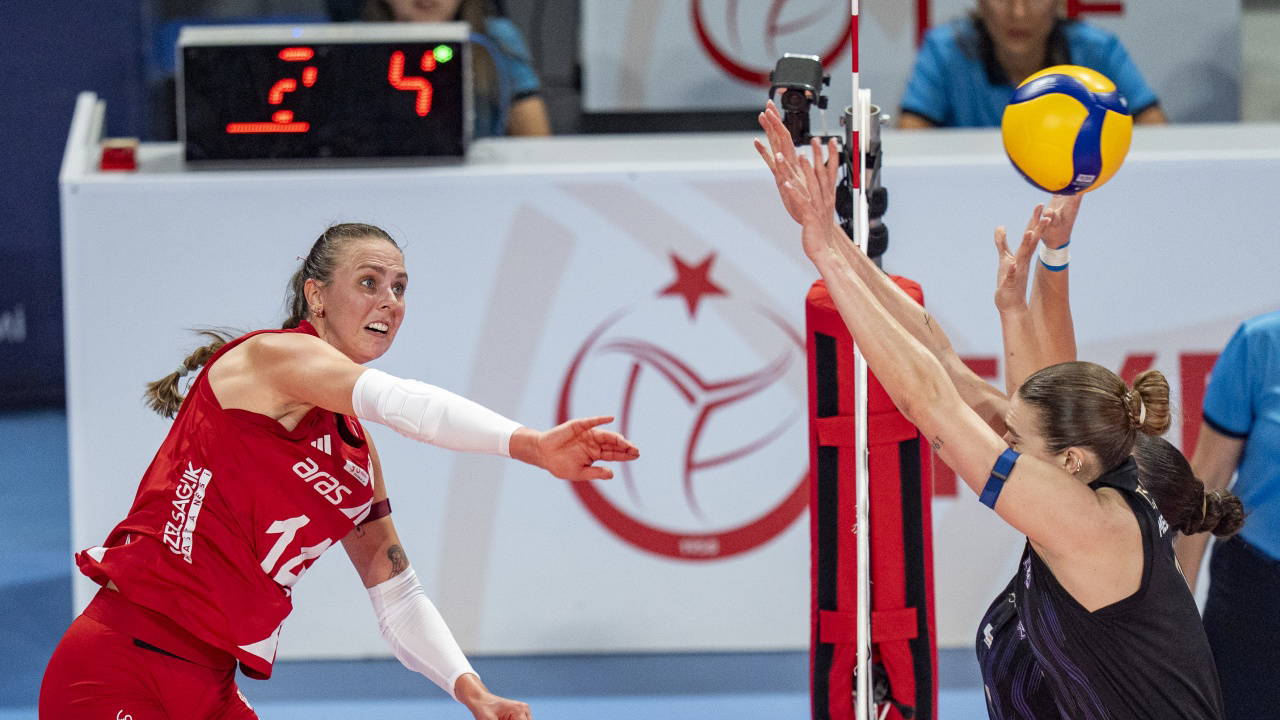 Aras Kargo, Voleybol Sultanlar Ligi'ne galibiyetle başladı