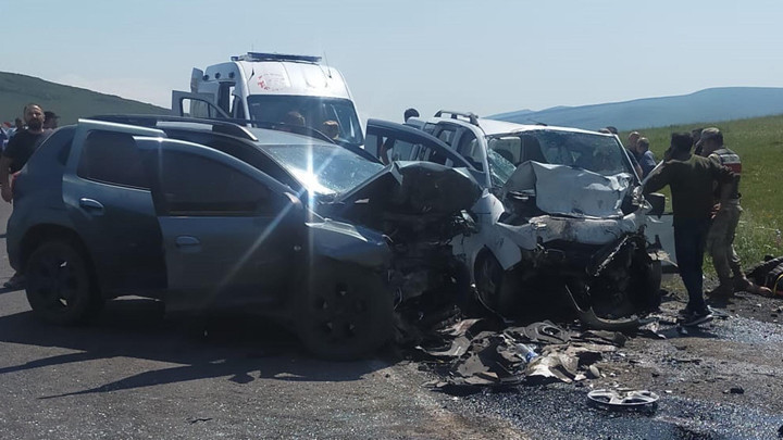 Ardahan'da zincirleme kaza: 3 ölü, 4 yaralı