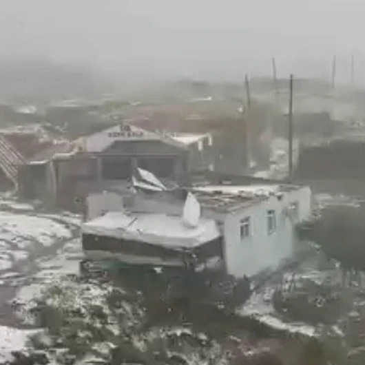 Ardahan'da Ani Dolu ve Fırtına: 10 Dakikada Beyaza Bürünen Köy