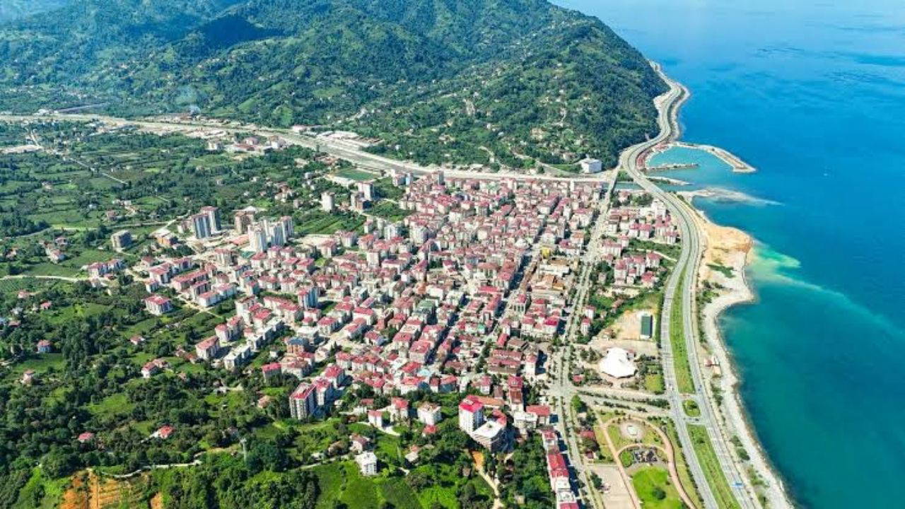 Arhavililer Derelerine Sahip Çıkıyor: DSİ Projesine Tepki Büyüyor