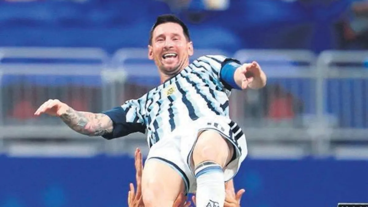 Messi'nin Önderliğinde Arjantin Mısır'ı 2-0'dan Çevirip Çeyrek Finale Yükseldi