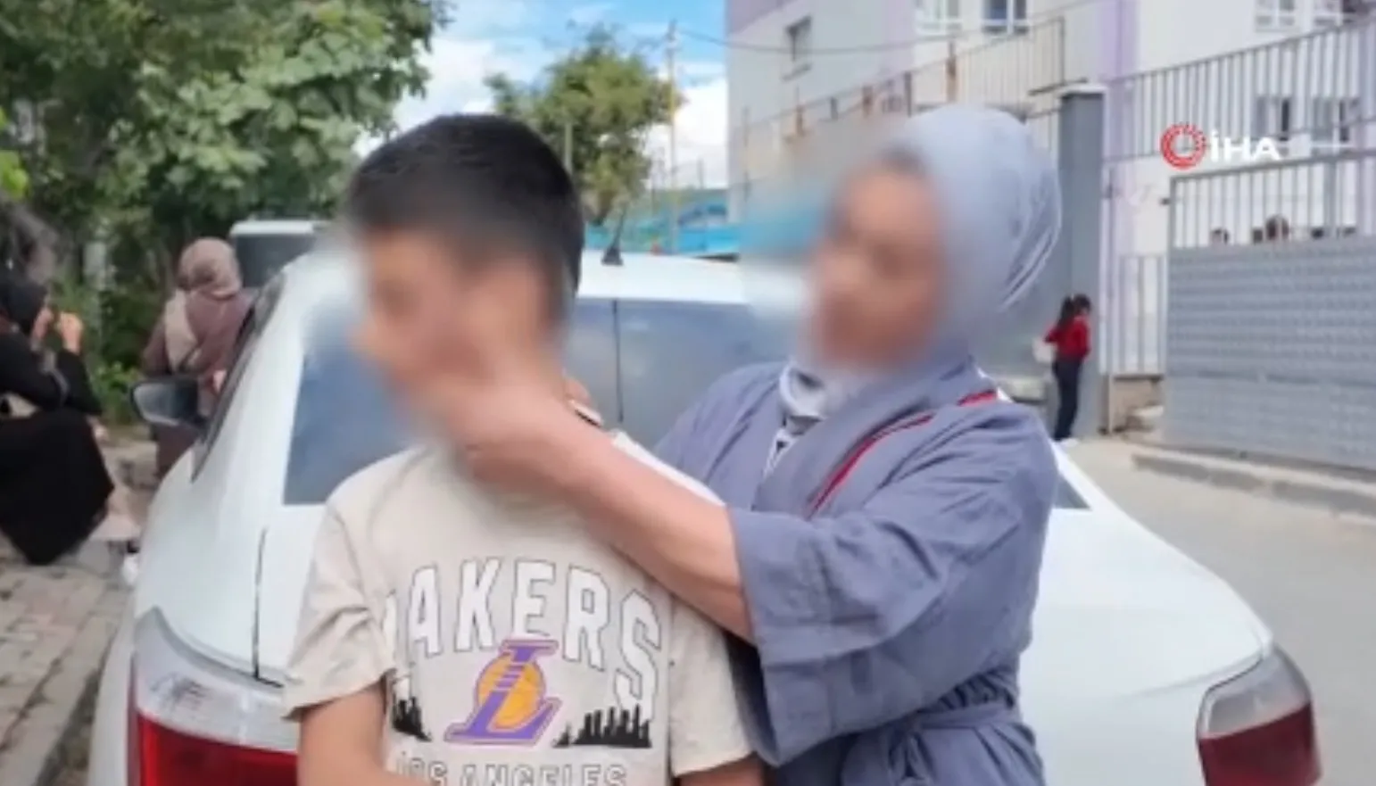 Arnavutköy'de 12 Yaşındaki Epilepsi Hastası Çocuk Okul Çıkışı Darbedildi