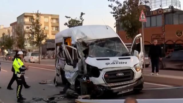 Arnavutköy'de İşçi Servisi Kazası: 9 Yaralı
